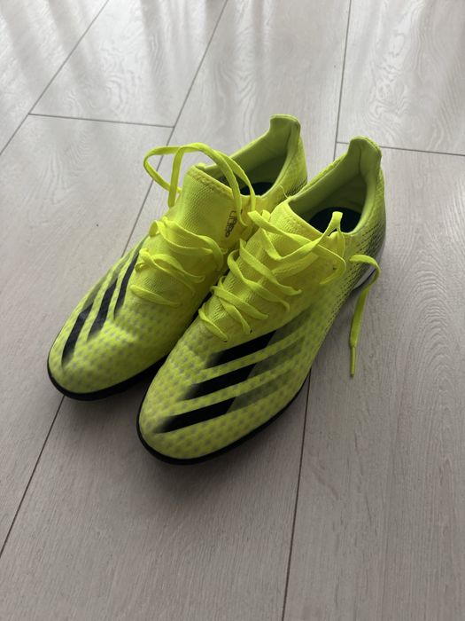 Adidasi fotbal teren sintetic