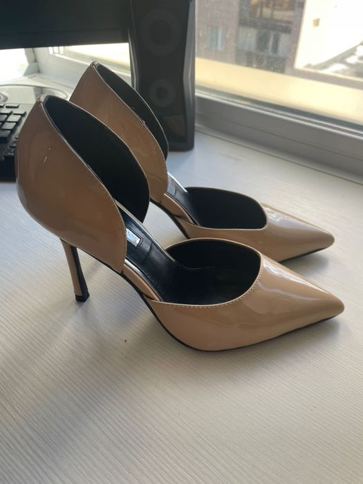 Бежевые туфли 35 р