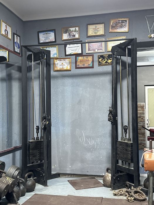 Trenajor krosover va gantellar komplekt sotiladi