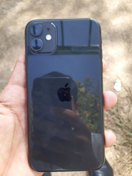 iPhone 11 64GB  black