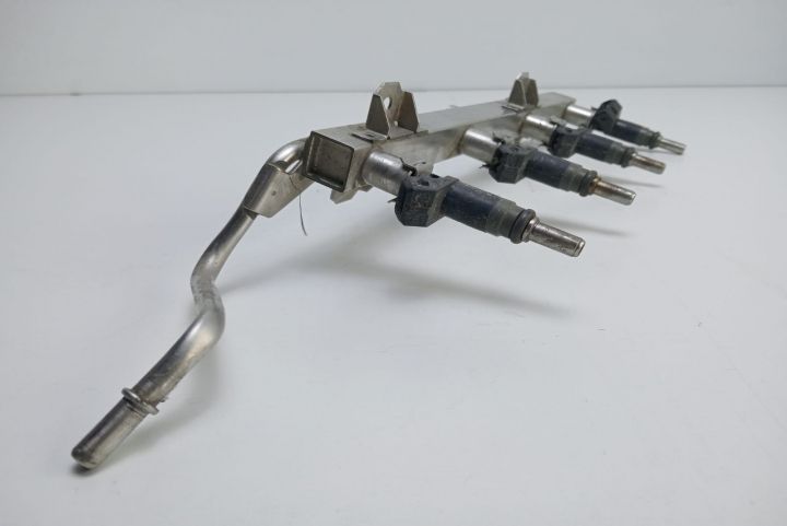 Rampa injectoare 1.6 benzina 7526892 BMW Seria 1 E87