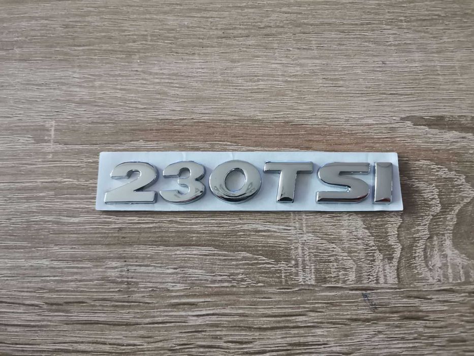 сребриста емблема Volkswagen 230 TSI малък размер