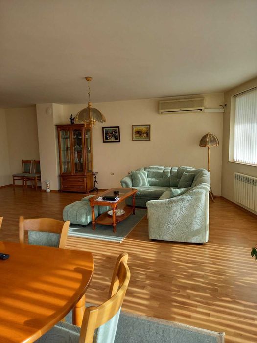 Продава се Тристаен апартамент в Шумен, Пазара - 156 кв.м за 1095 €/кв.м - Снимка #5