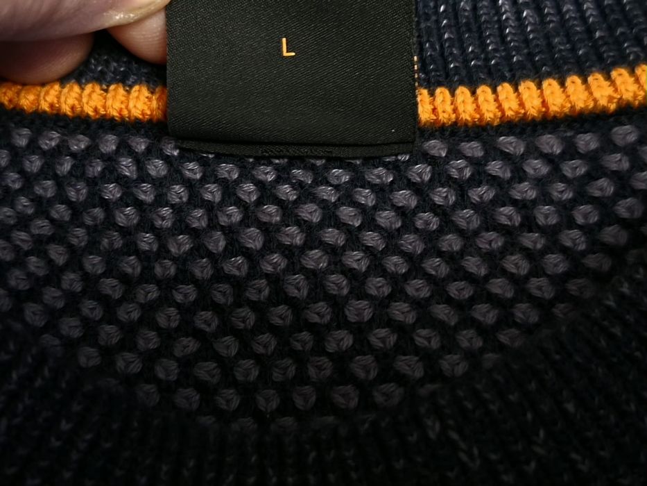 Boss-Ориг.пуловер Нов!!!