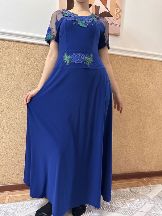 Продается вечерние платья