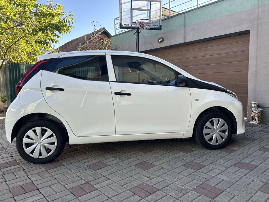 Toyota AYGO 2020 in garantie Floresti • OLX.ro