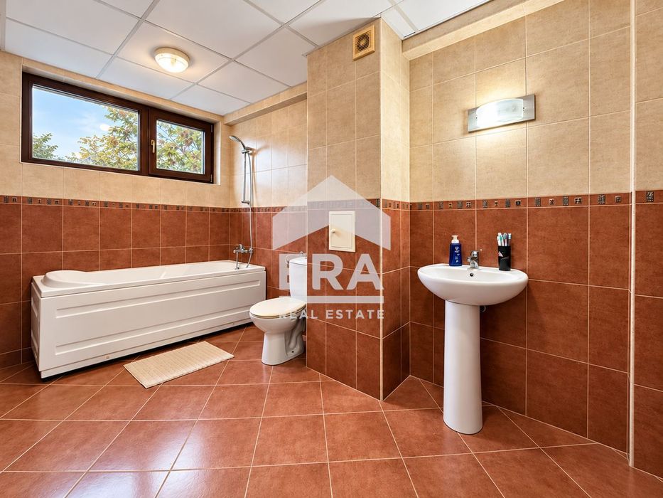 Продава се Тристаен апартамент в с. Пчелин, Област София-област - 196 кв.м за 817 €/кв.м - Снимка #9