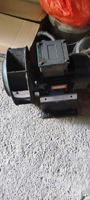 Электродвигатель , 380/220 0.37 kw для  вентиляции б/у