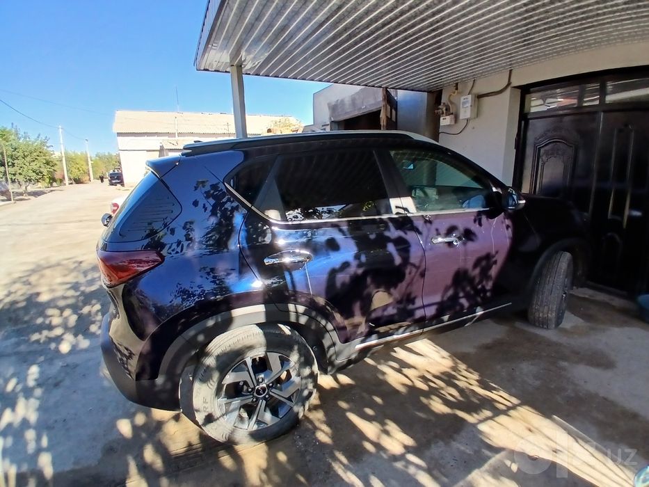 Kia Sonet 3,   Lyuk bor