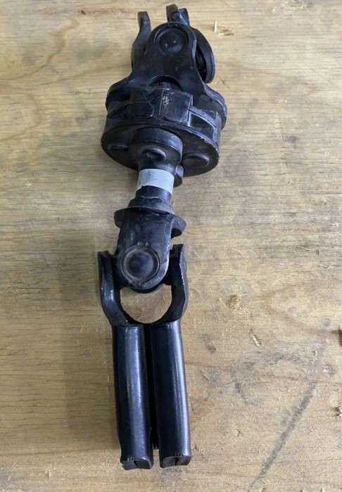 Продам рулевой кардан Субару Форестер