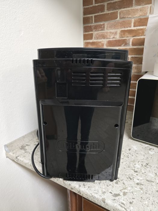 Expresor , aparat cafea boabe Delonghi Magnifica S