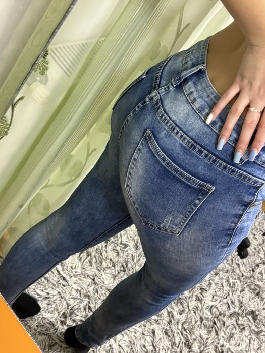 Blugi albastri skinny