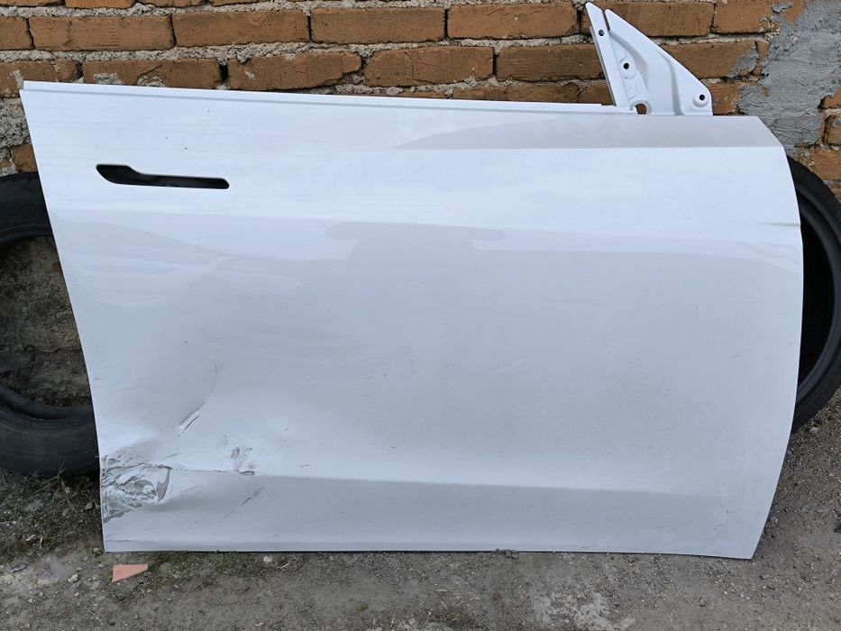 Врата за Tesla ModelY