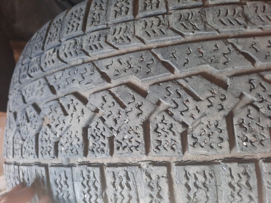 Продам резину всесезонная