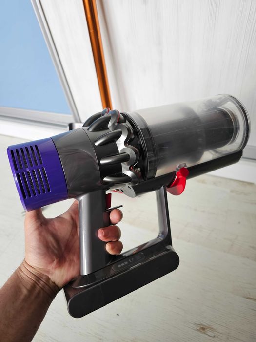 Прахосмукачка DYSON V10