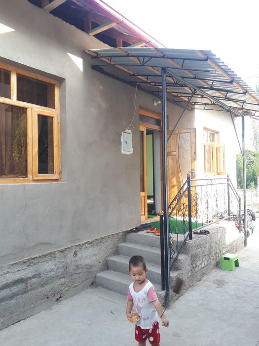 Yangi arzon 4 xonalik 5 sotox uy sotiladi