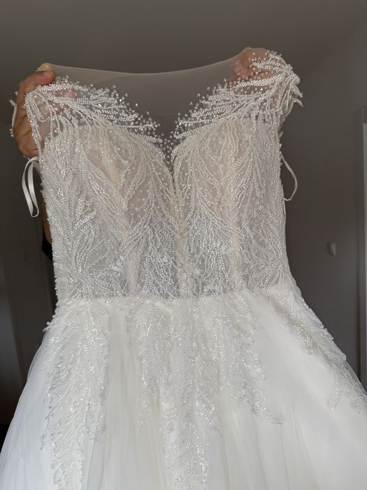 Булчинска рокля принцеса М-Л размер с мъниста и тюл + подарък воал