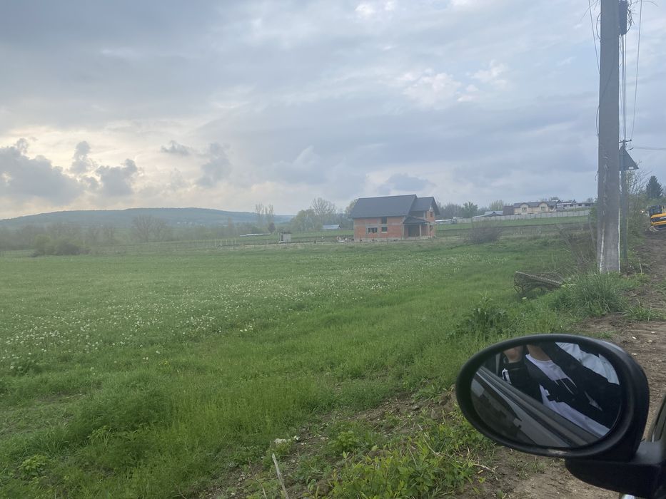 Teren Intravilan 640 mp, cu Utilități la Stradă