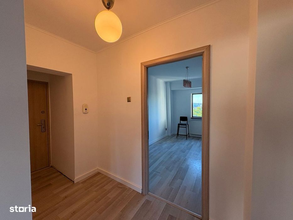 De vanzare - Apartament 3 camere - Tineretului
