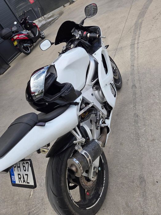 Vand yamaha r6 limitat A2