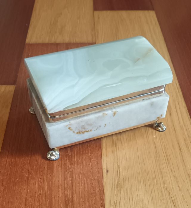 Caseta realizată din Piatră