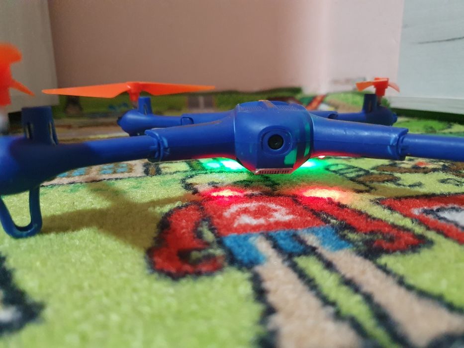 Drona cu telecomanda si camera