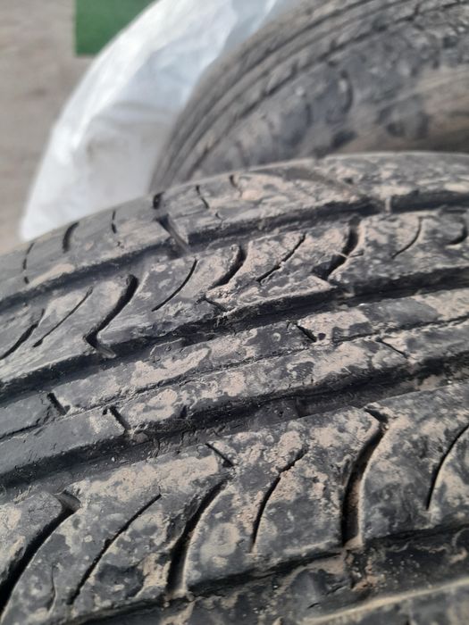 Продам летние шины 215\55\16