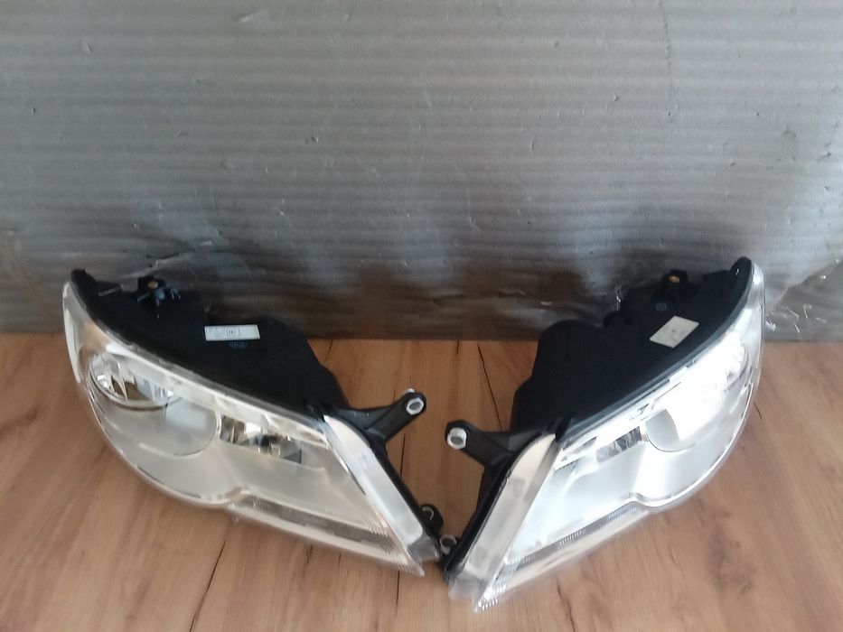 Far faruri stanga/dreapta VW Tiguan Halogen 2007-2011