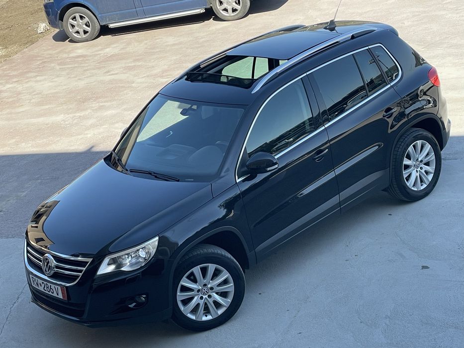 VOLKSWAGEN Tiguan