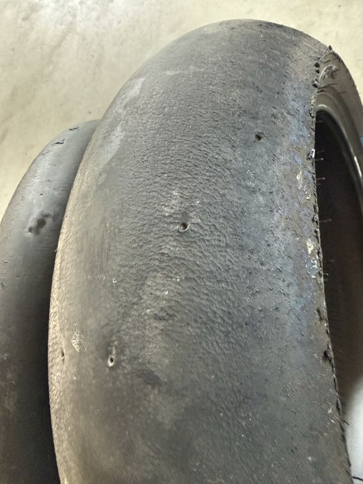 Сликове Pirelli Superbike slick  200/60/17 / 120/70/17