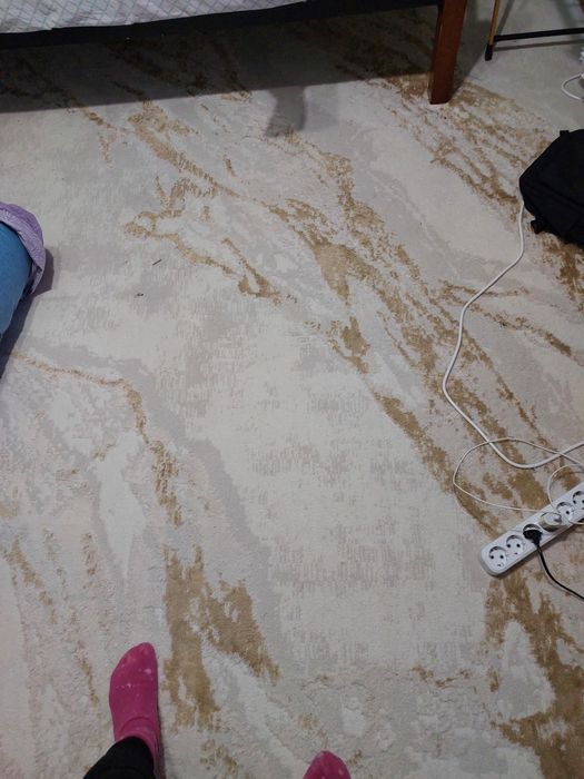 Продаю светлый ковёр