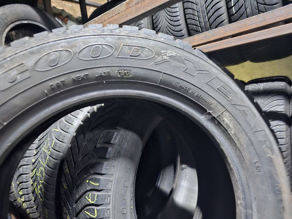 215 60 17 m+s goodyear allseason