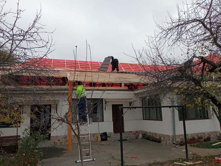 Acoperișuri și montaj reparatii de urgență