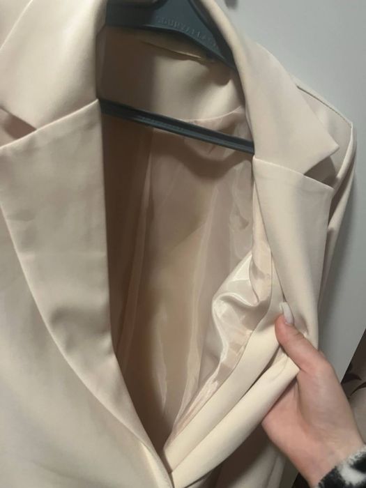 Пиджак новый продам срочно