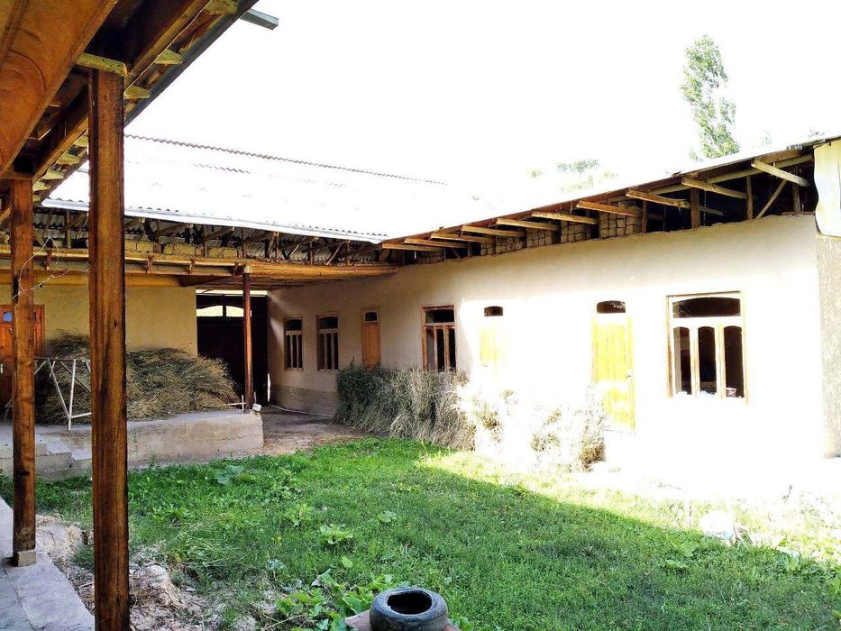 Shohimardonda zudlik bilan hovli uy sotiladi