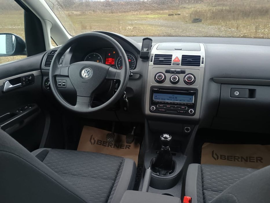 Touran 1.9.  7 locuri  An 2009