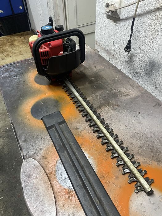 Masina tuns gard viu pe benzina