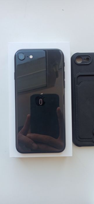 Айфон се +айрподс 2