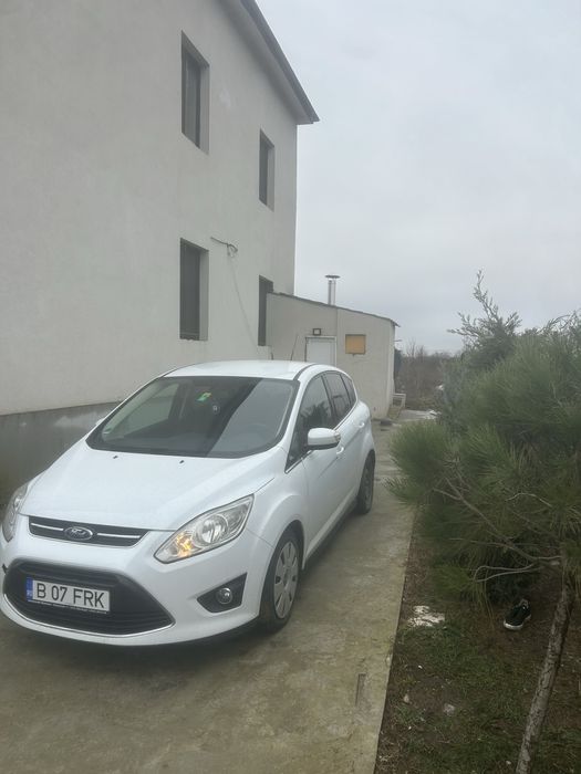 Ford C-Max 2013.