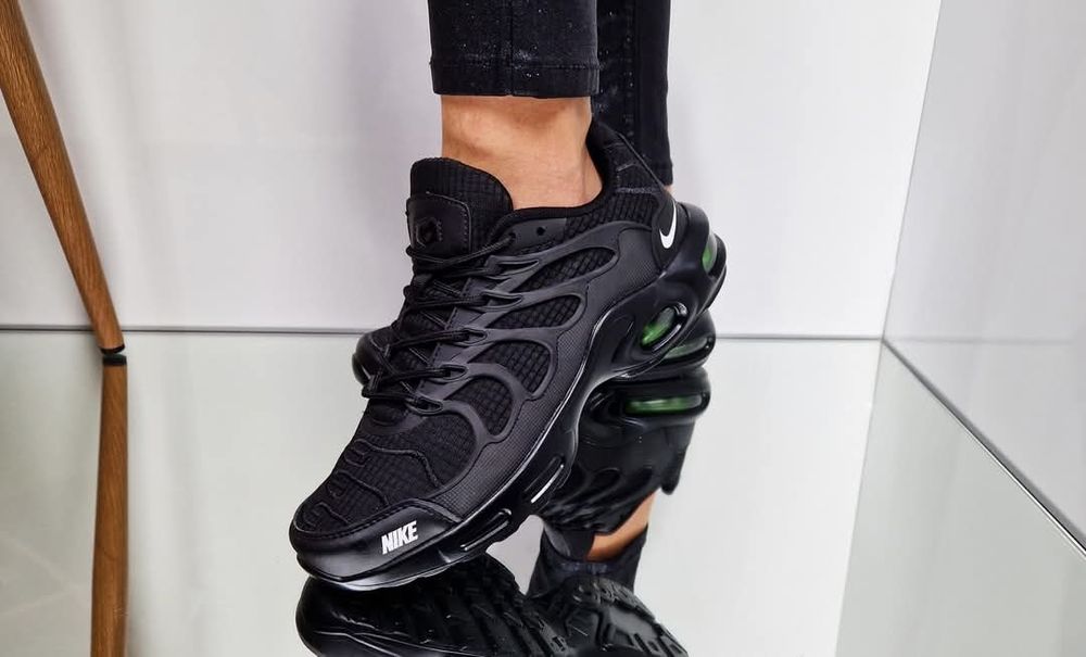 Дамски маратонки Nike различни