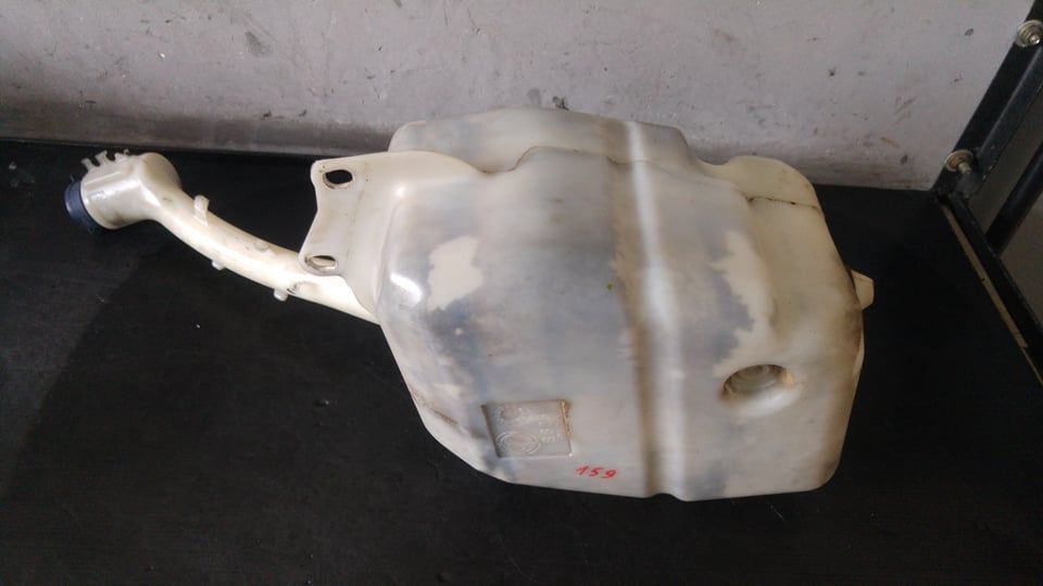 Vas lichid parbriz alfa romeo 159