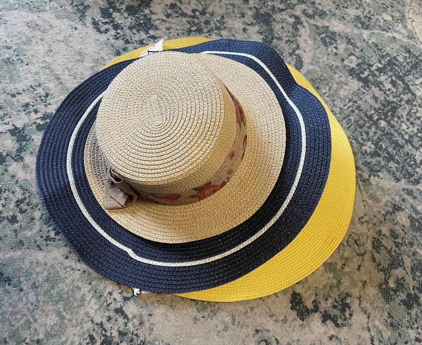 Шляпа желтая Christian Dior