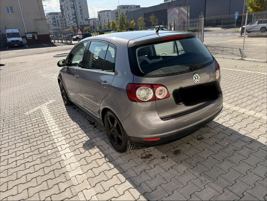 Vand GOLF PLUS 1.6 FSI 2007 benzina - stare foarte buna!