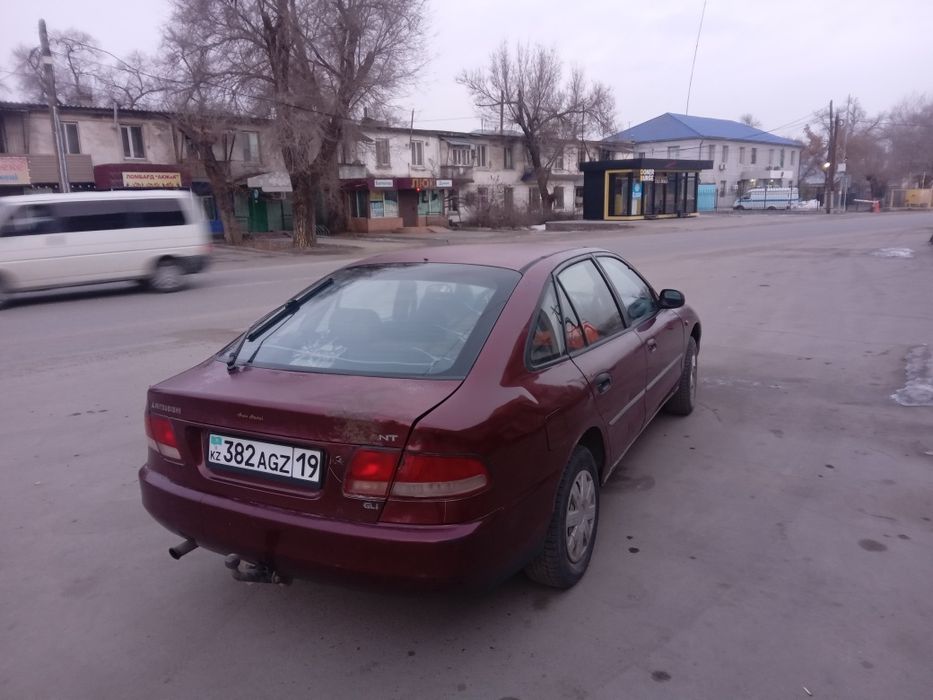 Автомобиль митсубиси галант