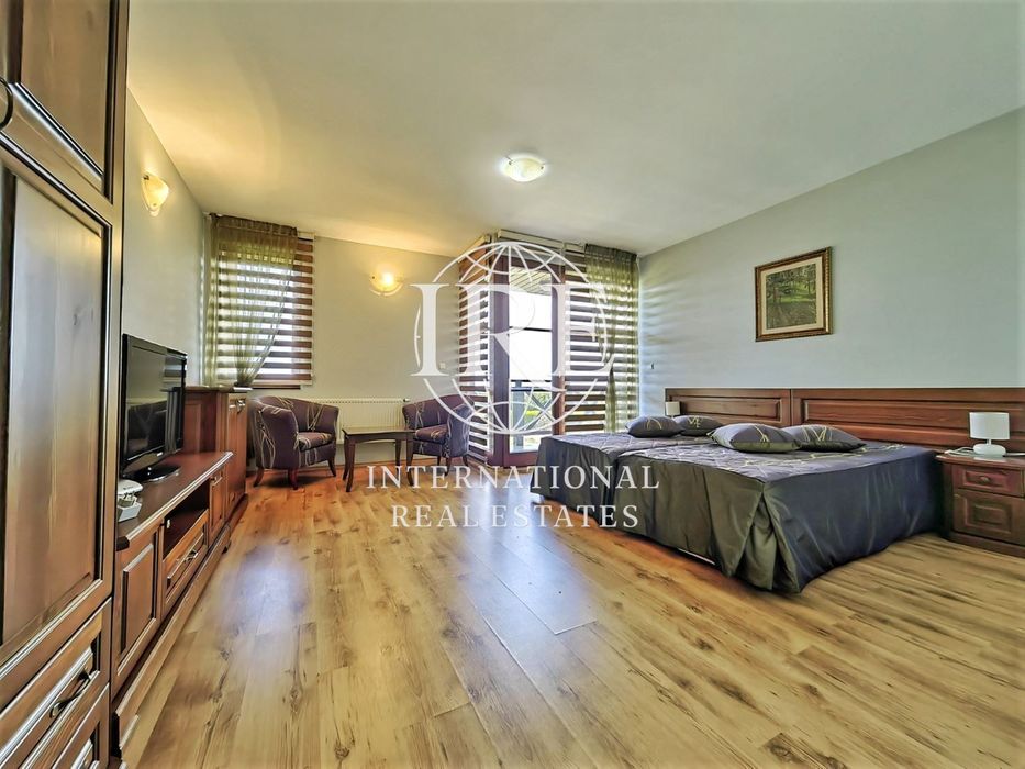 Забележителен имот в тоскански стил на брега на морето! Спираща дъха