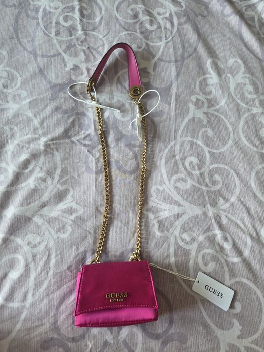 Нова чантичка Guess