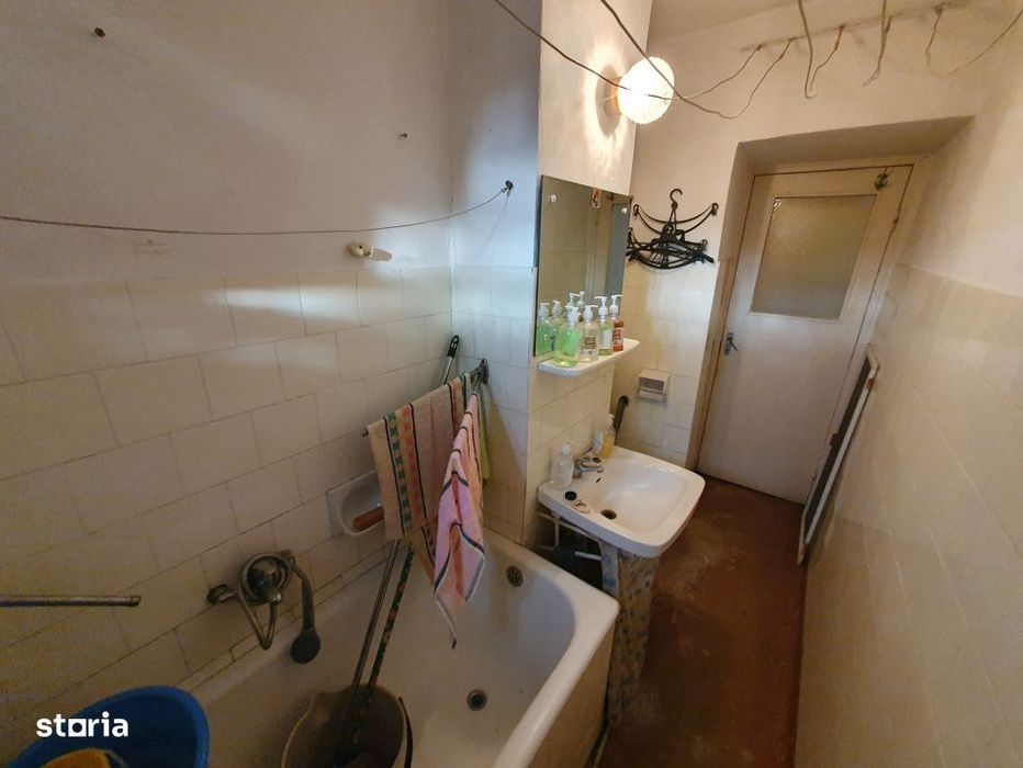 Apartament 2 camere, etaj 4, bloc izolat, acoperis - Zona Girocului