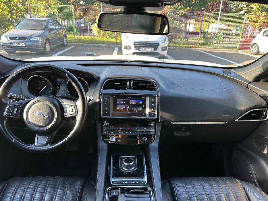 JAGUAR F-PACE 2017 — imagine 5