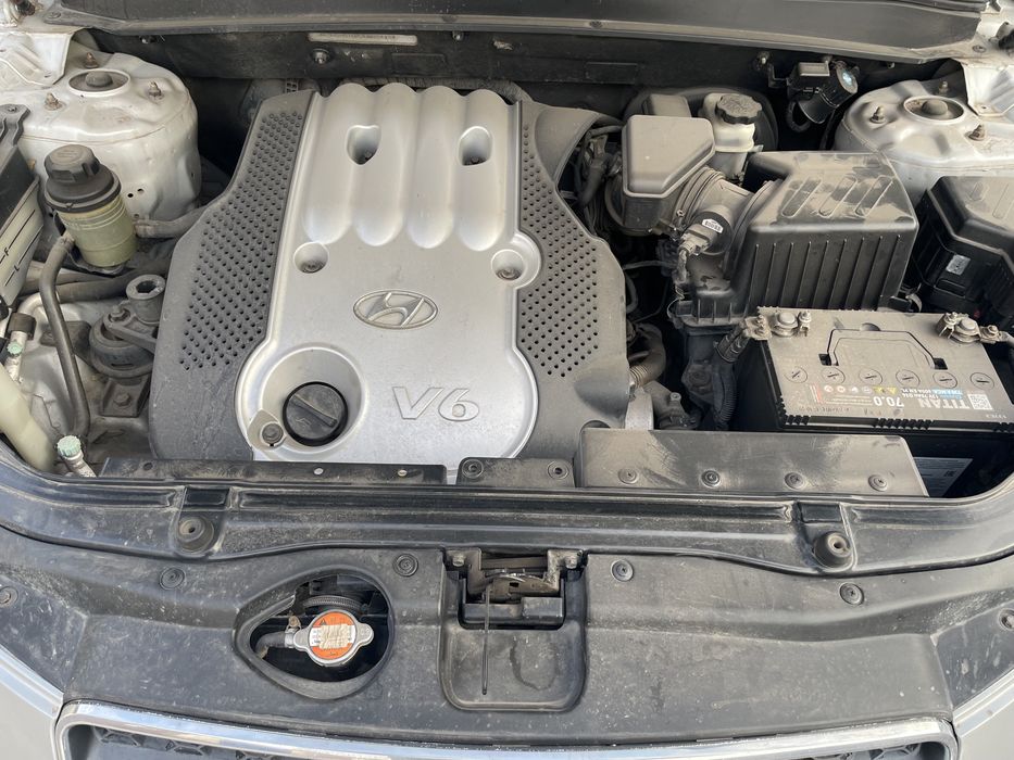 Авто hyundai santa fe……..