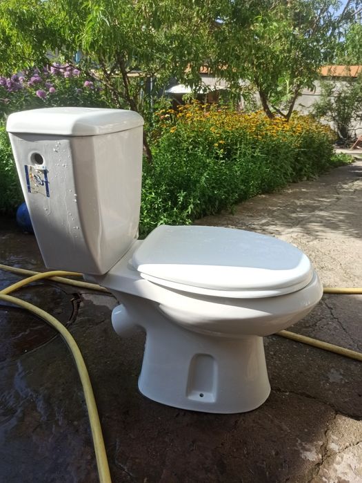 Продается отличный унитаз